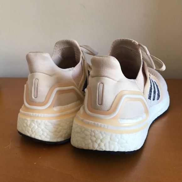 Adidas Ultraboost 20 - Picture 4 of 5